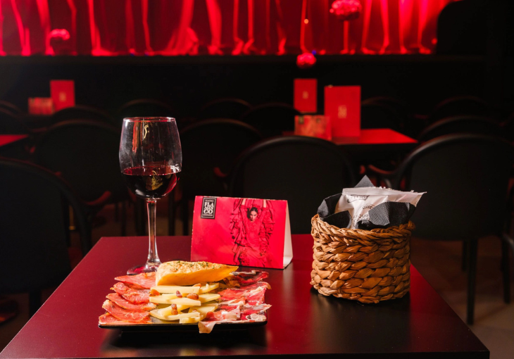 Imagen principal del artículo Flamenco y gastronomía: una experiencia para disfrutar con los cinco sentidos en Barcelona