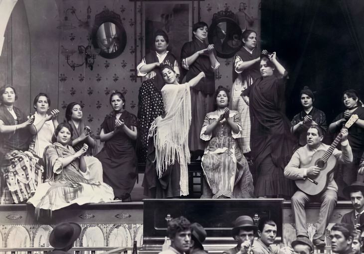 Imagen principal del artículo Origen y evolución del vestuario flamenco